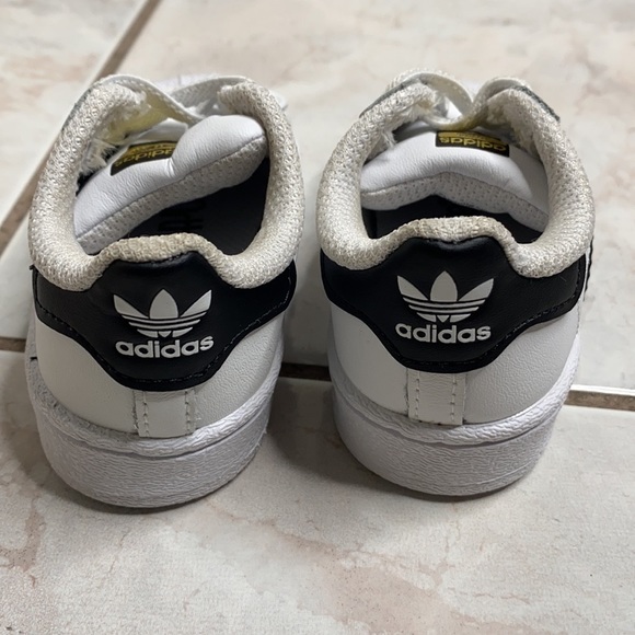 Toddler Adidas -Size 4k - Picture 4 of 5